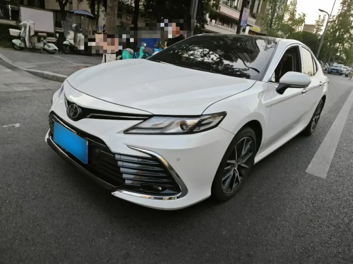 2021 Toyota Camry 2.5L 209HP L4 8AT