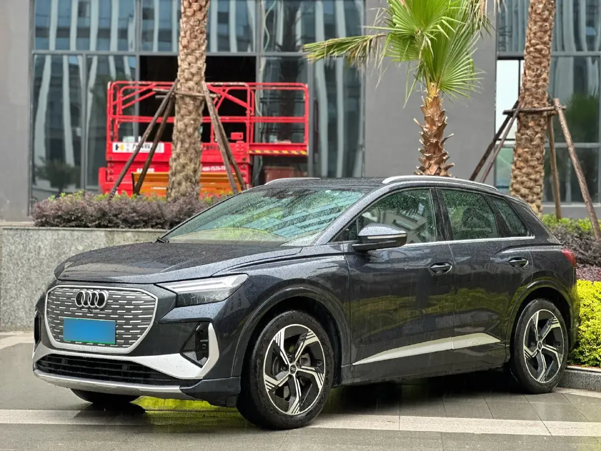 2022 Audi Q4 e-tron BEV 84.8KWH