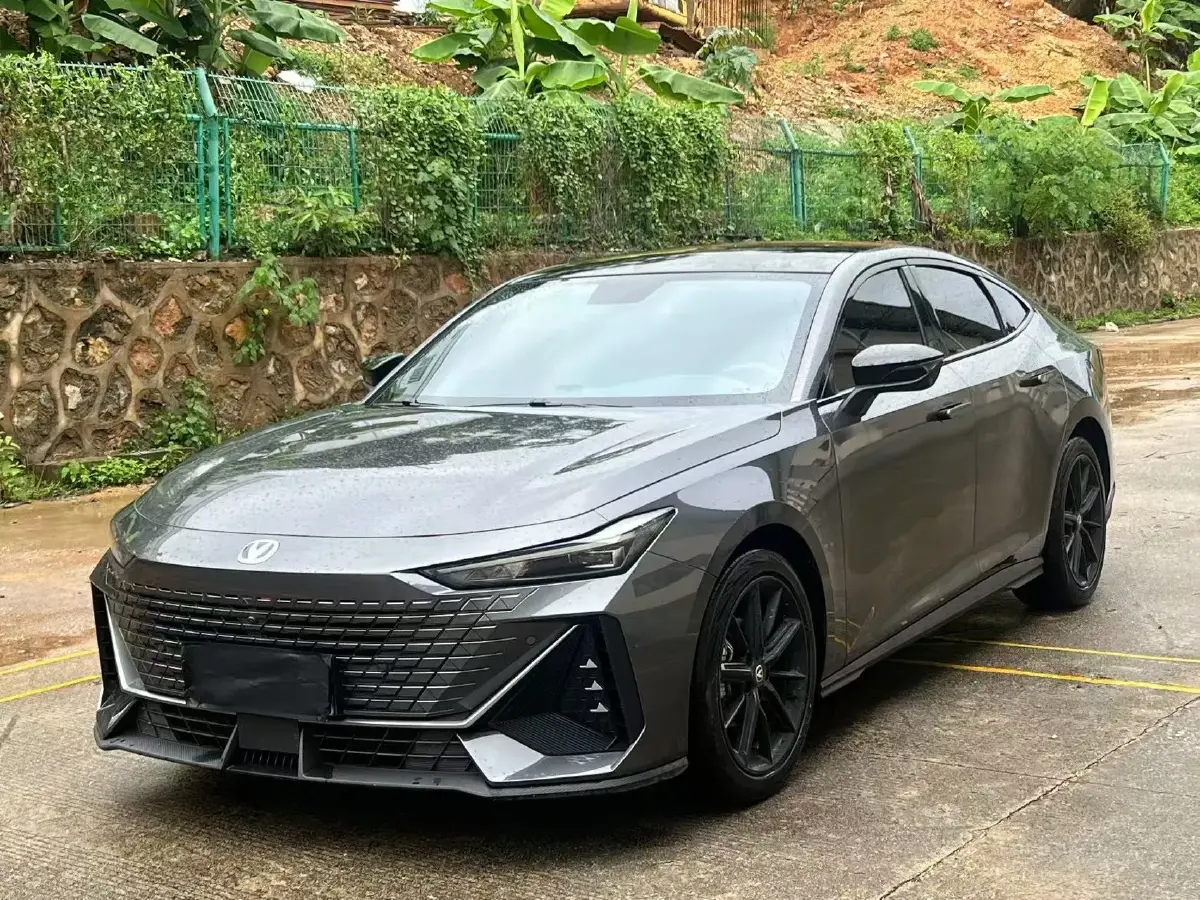 2022 ChangAn UNI-V 1.5T 188HP L4 7DCT