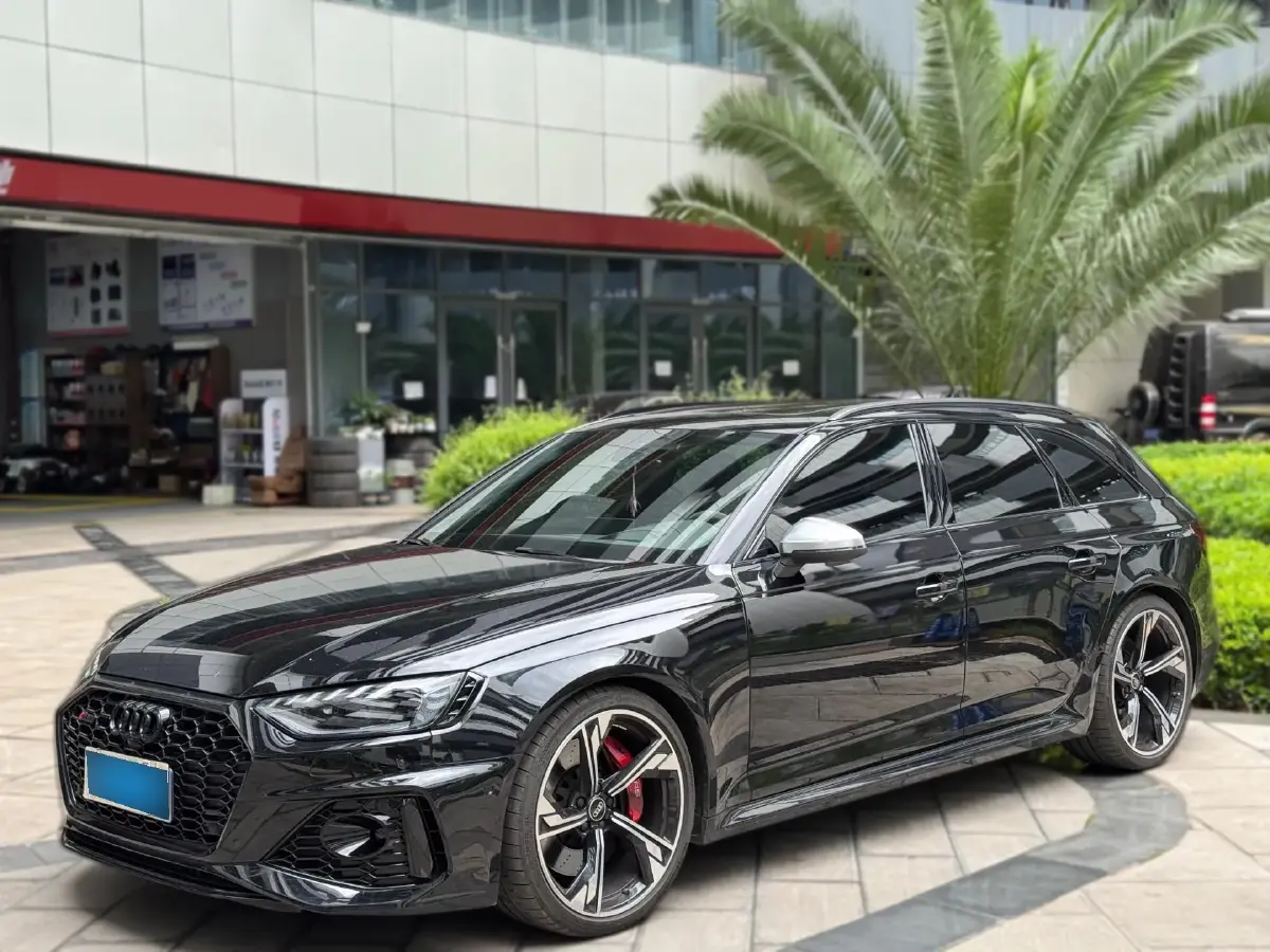 2023 Audi RS 4 2.9T 450HP V6 8AT