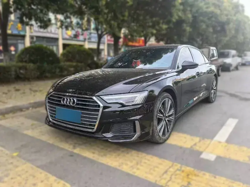 2022 Audi A6L 2.0T 190HP L4 7DCT
