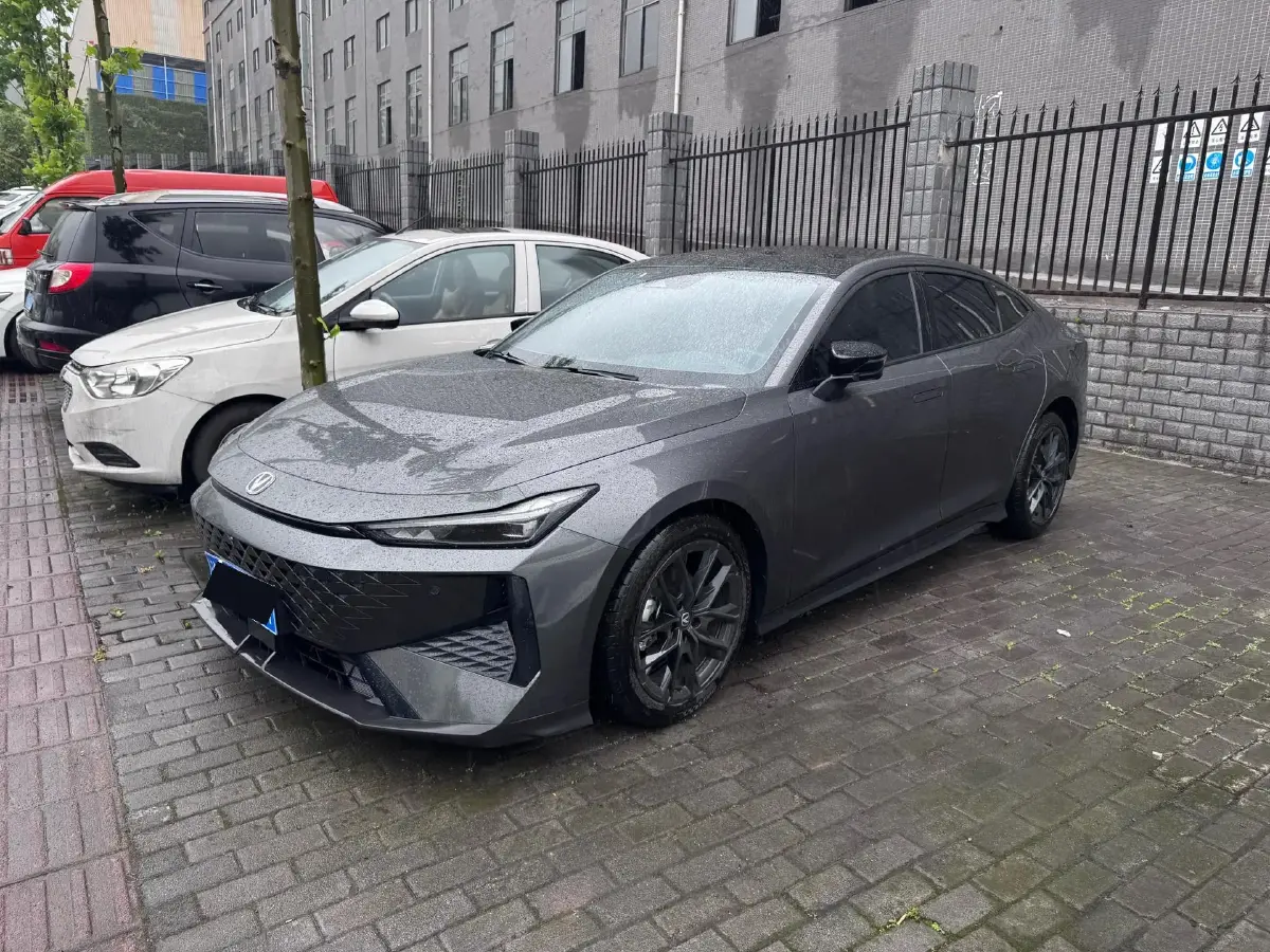 2023 ChangAn UNI-V 1.5T 188HP L4 7DCT