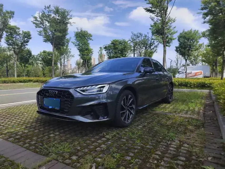 2023 Audi A4L 2.0T 190HP L4 7DCT