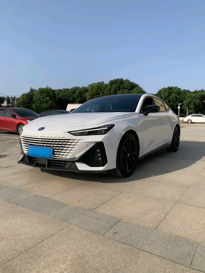 2022 ChangAn UNI-V 1.5T 188HP L4 7DCT