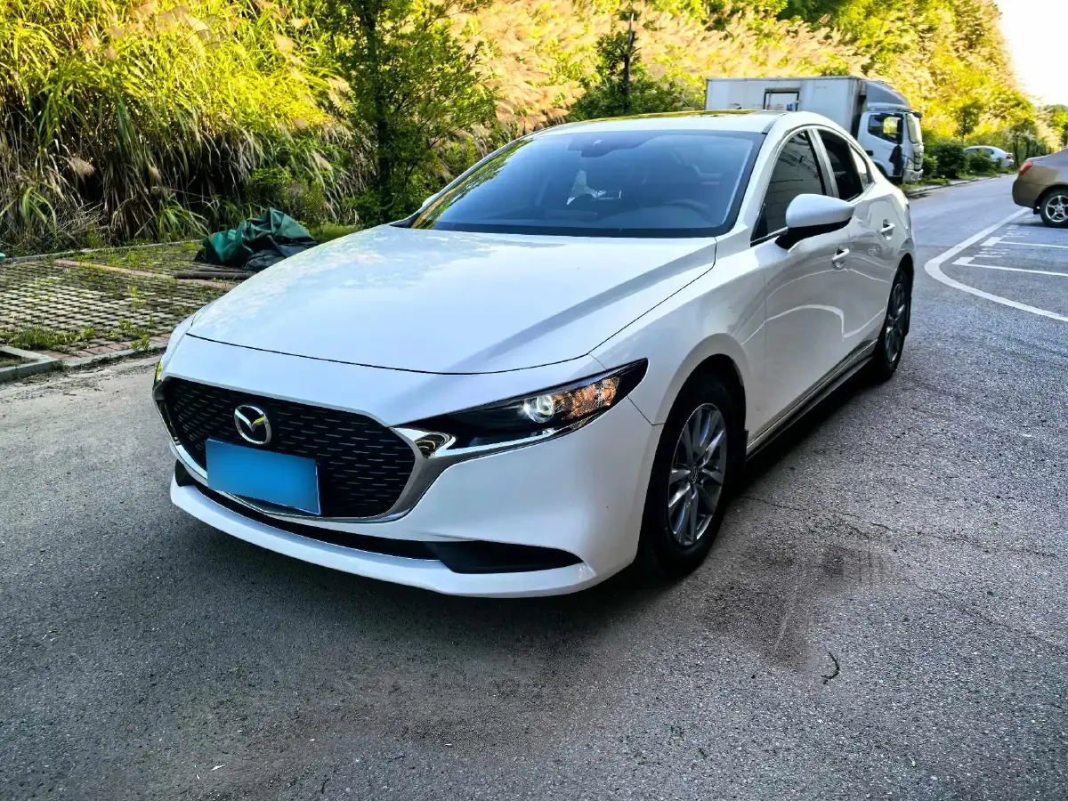 2021 Mazda 3 Axela 1.5L 117HP L4 6AT