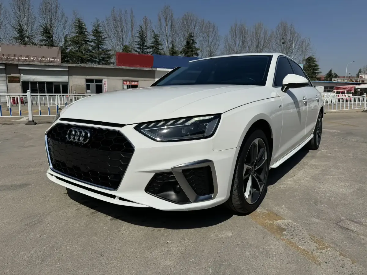 2022 Audi A4L 2.0T 190HP L4 7DCT