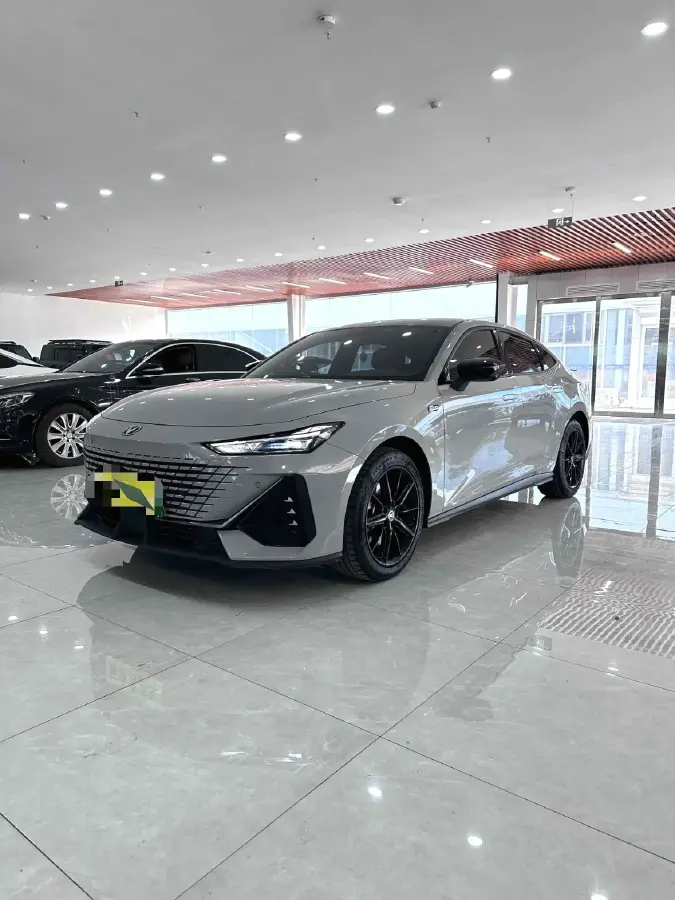 2023 ChangAn UNI-V iDD 1.5T 170HP L4 6TCT PHEV 18.4KWH