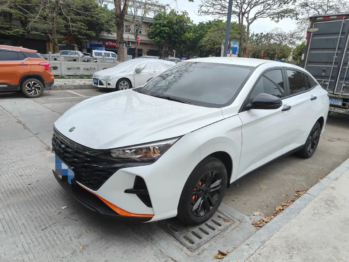 2023 DongFeng Aeolus YiXuan 1.5L 125HP L4 5MT