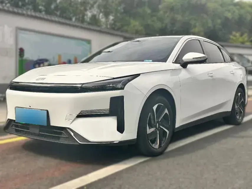 2024 Geely Galaxy L6 1.5T 163HP L4 3DHT PHEV