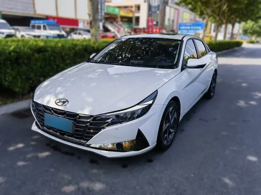 2022 Hyundai Elantra 1.5L 115HP L4 CVT