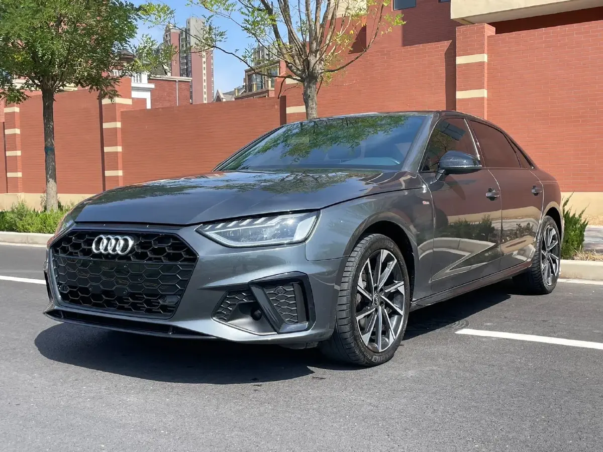 2023 Audi A4L 2.0T 190HP L4 7DCT