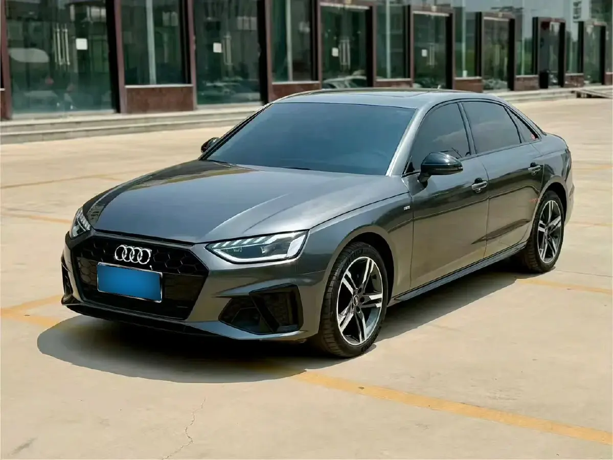 2022 Audi A4L 2.0T 190HP L4 7DCT