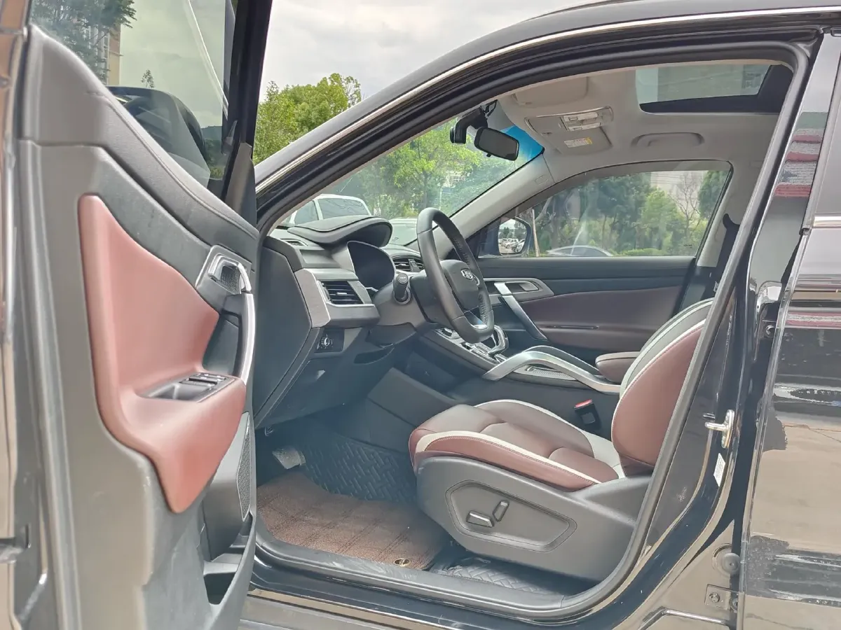 2022 Geely Azkarra 1.8T 184HP L4 7DCT,autocango,china used car exporter,china ev exporter,chinese used car exporter,chinese used ev exporter