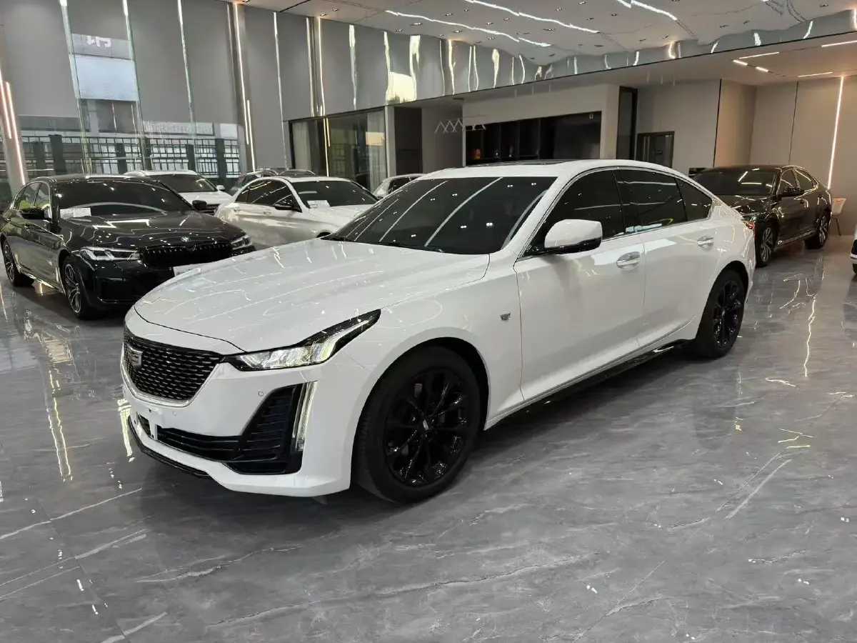 2022 Cadillac CT5 2.0T 237HP L4 10AT