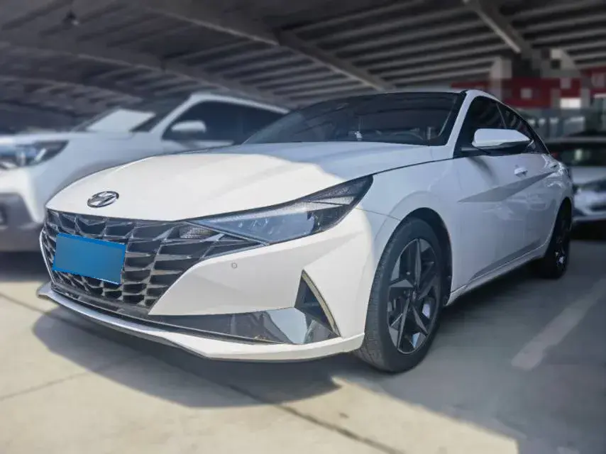 2022 Hyundai Elantra 1.5L 115HP L4 CVT