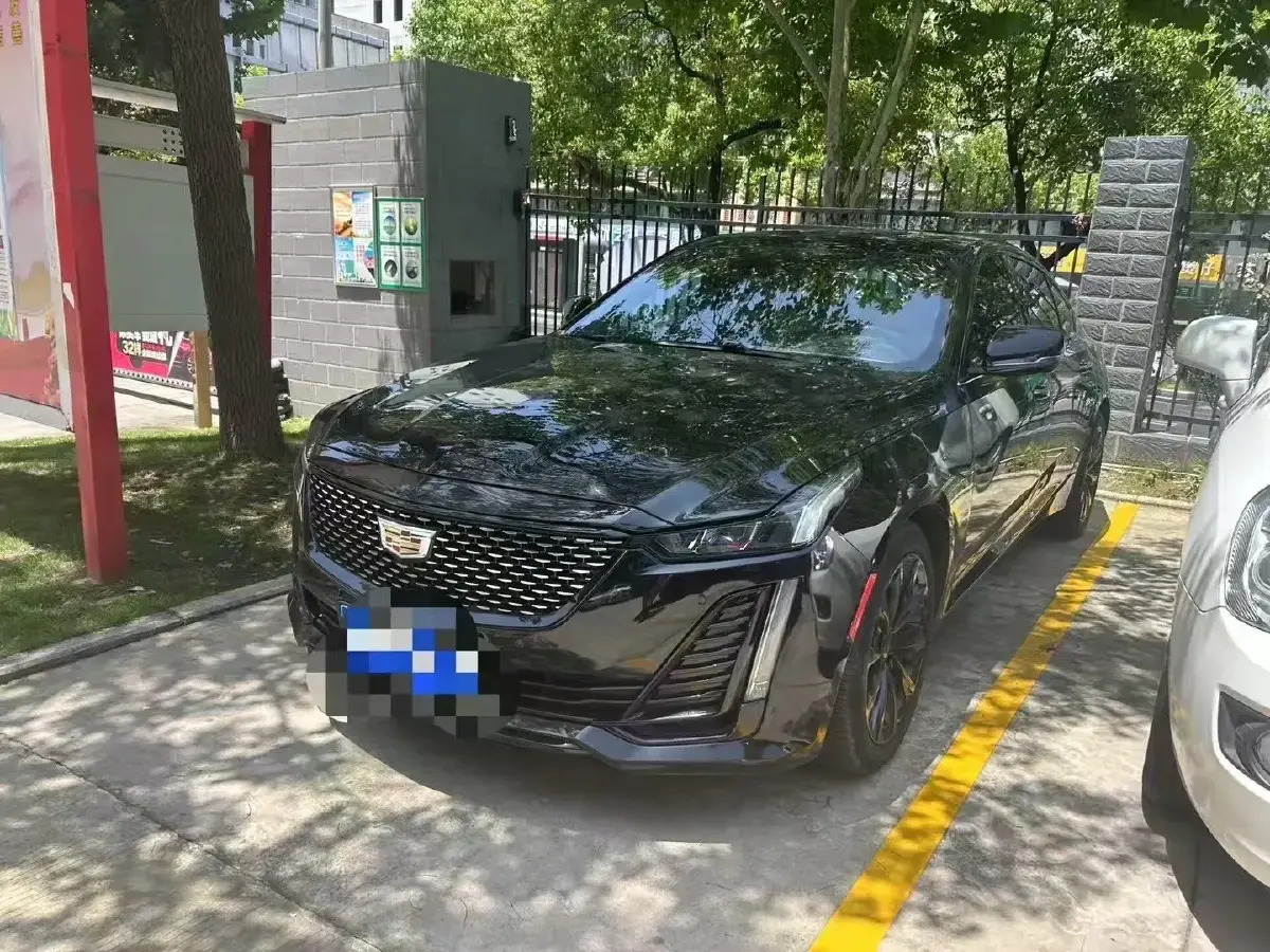 2022 Cadillac CT5 2.0T 237HP L4 10AT