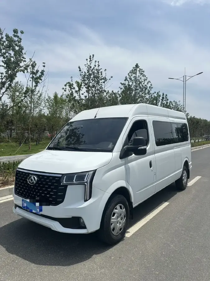 2024 MAXUS XinTu V80 2.0T 147HP L4 6MT