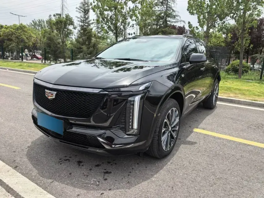 2025 Cadillac XT5 2.0T 237HP L4 9AT