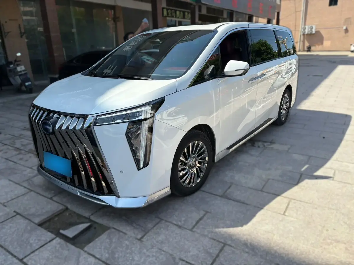 2023 GAC Trumpchi M8 2.0T 190HP L4 E-CVT Hybrid