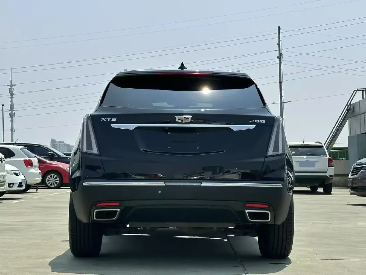2022 Cadillac XT5 2.0T 237HP L4 9AT,autocango,china used car exporter,china ev exporter,chinese used car exporter,chinese used ev exporter