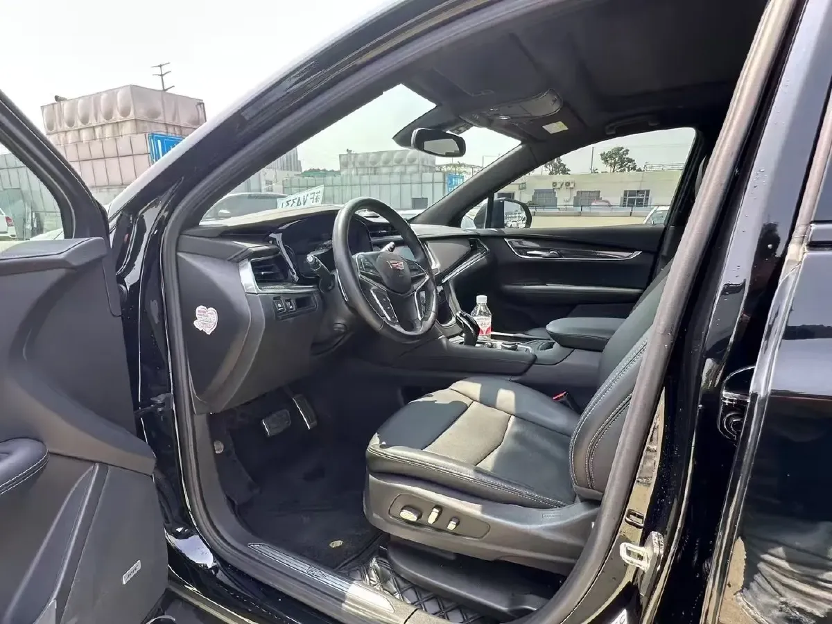 2022 Cadillac XT5 2.0T 237HP L4 9AT,autocango,china used car exporter,china ev exporter,chinese used car exporter,chinese used ev exporter