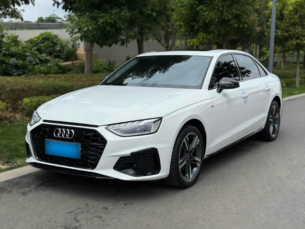 2022 Audi A4L 2.0T 190HP L4 7DCT