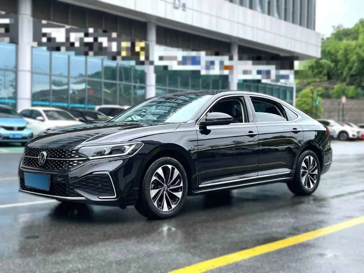 2023 Volkswagen Passat 2.0T 186HP L4 7DCT