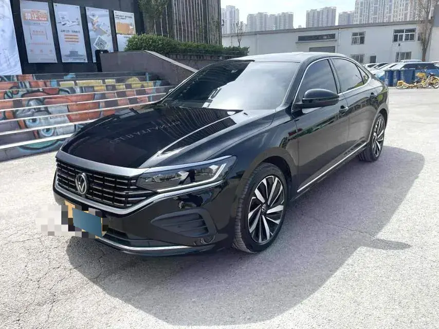 2024 Volkswagen Passat 2.0T 220HP L4 7DCT