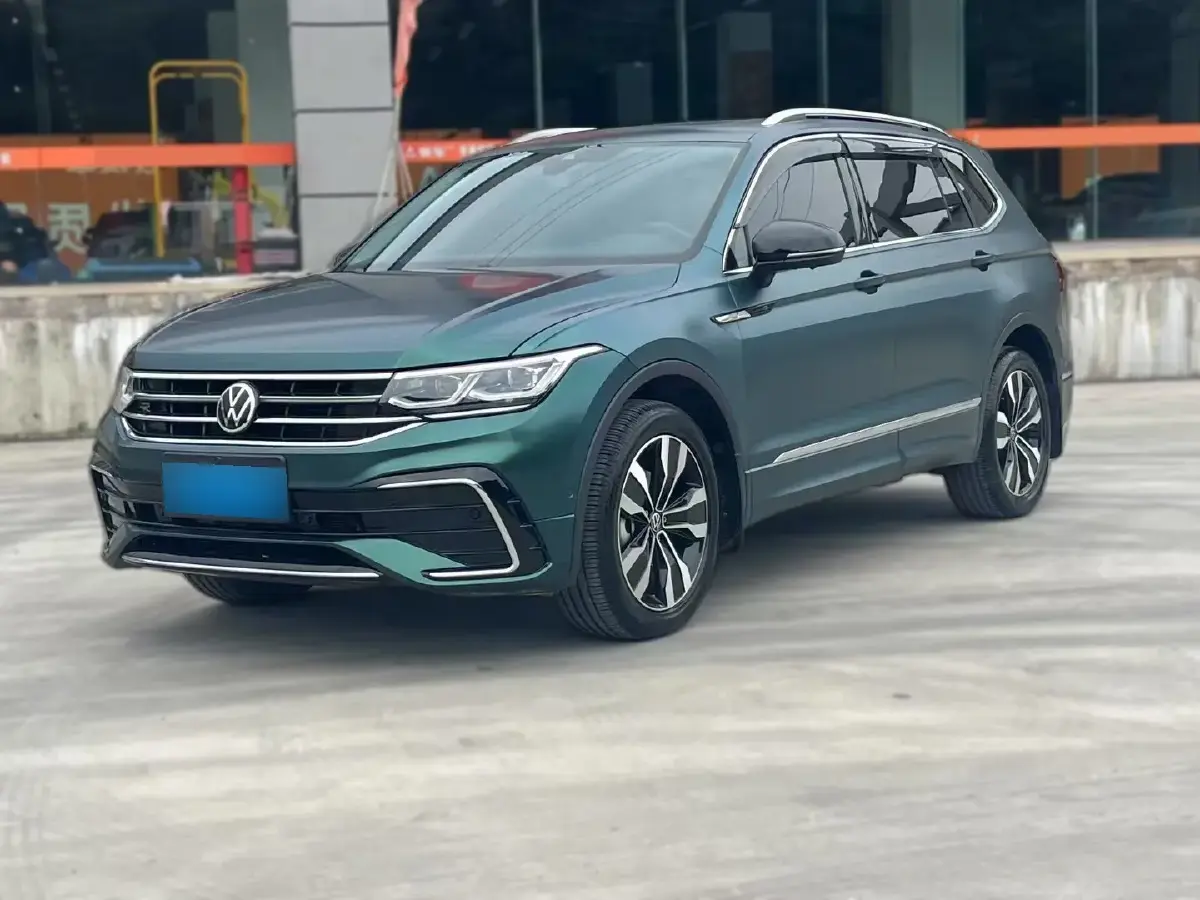 2023 Volkswagen Tiguan L 2.0T 186HP L4 7DCT