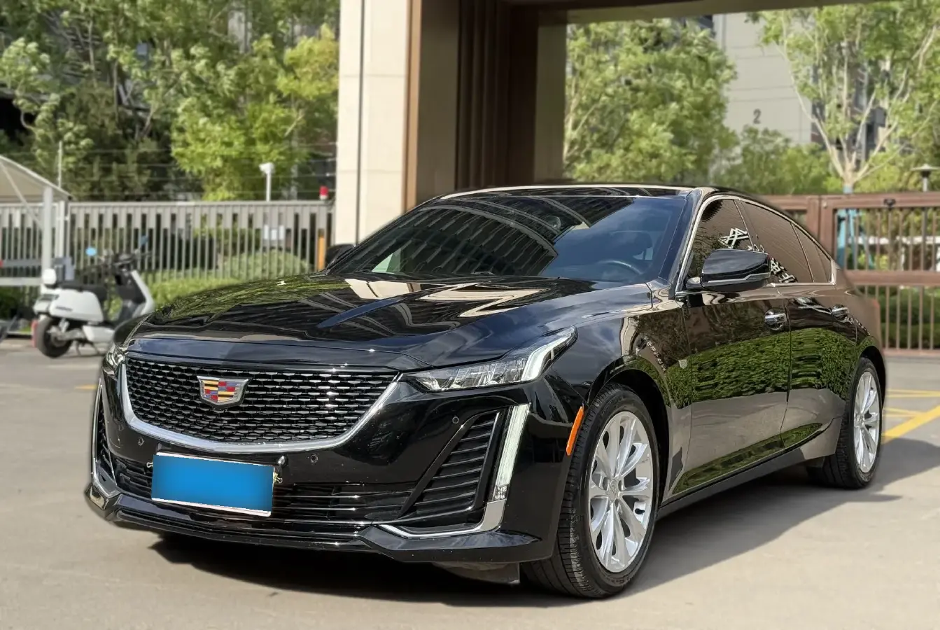 2022 Cadillac CT5 2.0T 237HP L4 10AT