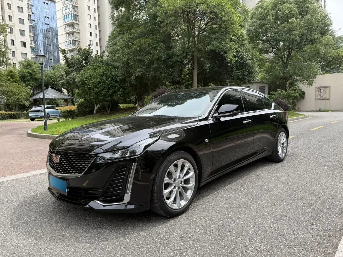2022 Cadillac CT5 2.0T 237HP L4 10AT