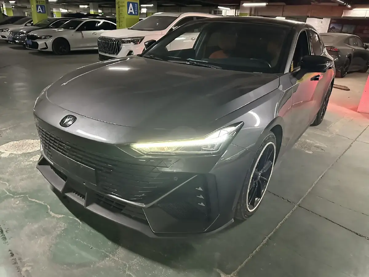 2022 ChangAn UNI-V 1.5T 188HP L4 7DCT