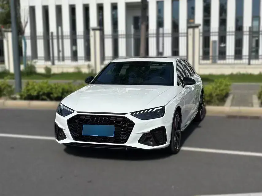 2024 Audi A4L 2.0T 190HP L4 7DCT