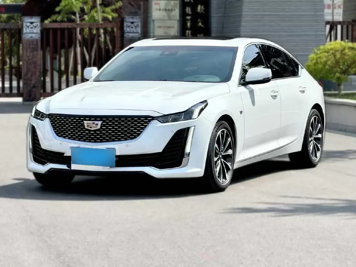 2022 Cadillac CT5 2.0T 237HP L4 10AT
