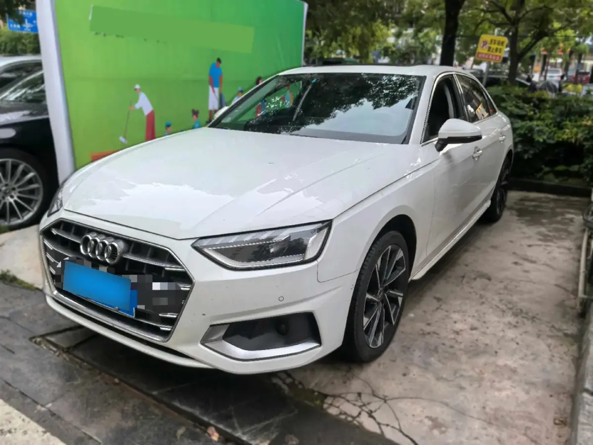 2022 Audi A4L 2.0T 190HP L4 7DCT
