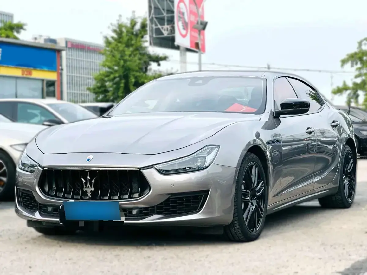 2021 Maserati Ghibli 2.0T 330HP L4 8AT