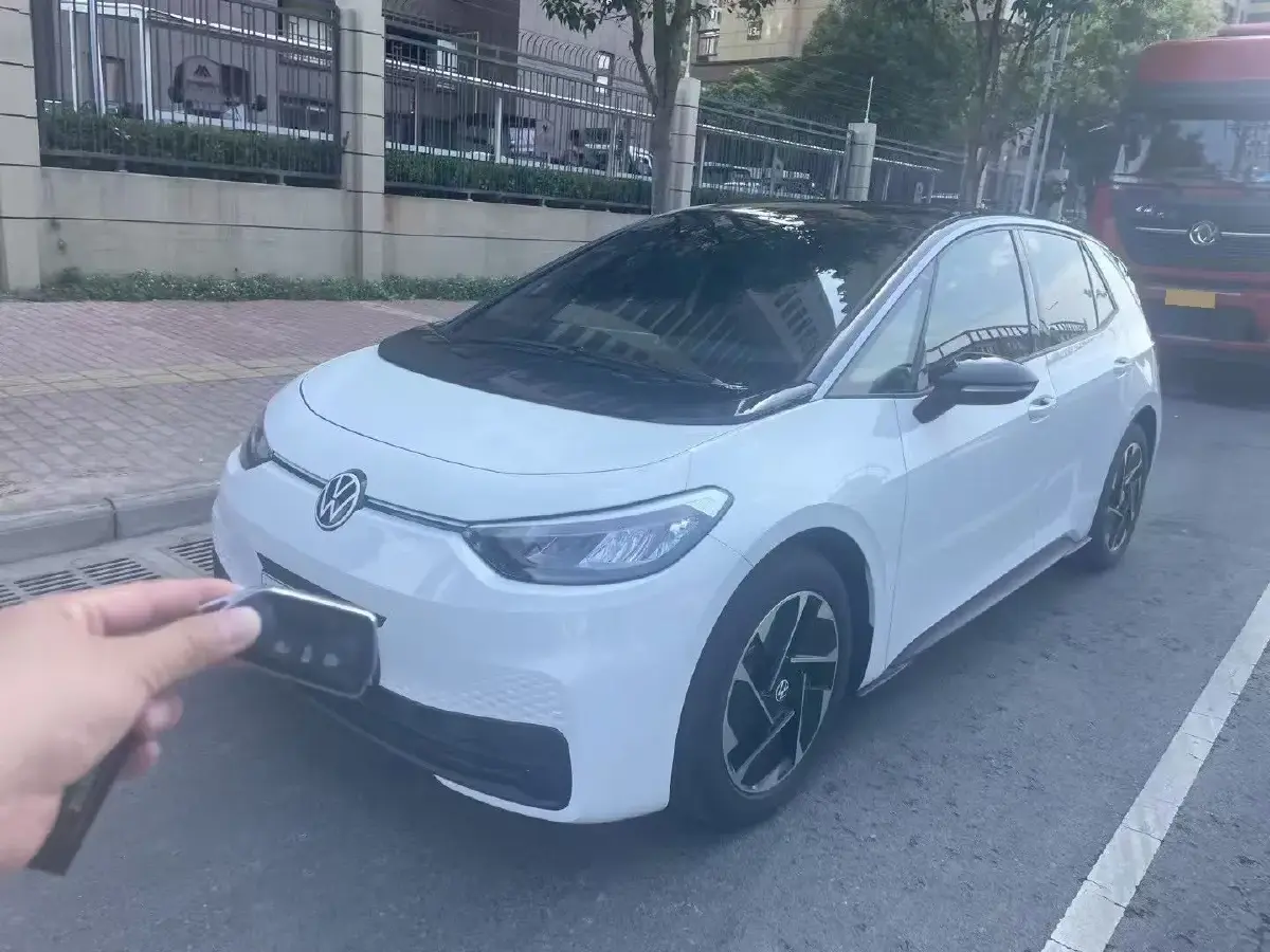 2023 Volkswagen ID.3 BEV 52.8KWH
