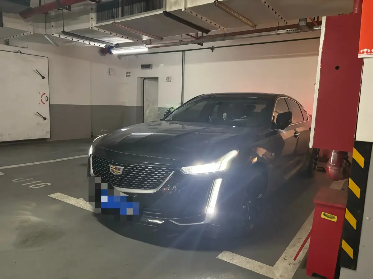 2022 Cadillac CT5 2.0T 237HP L4 10AT