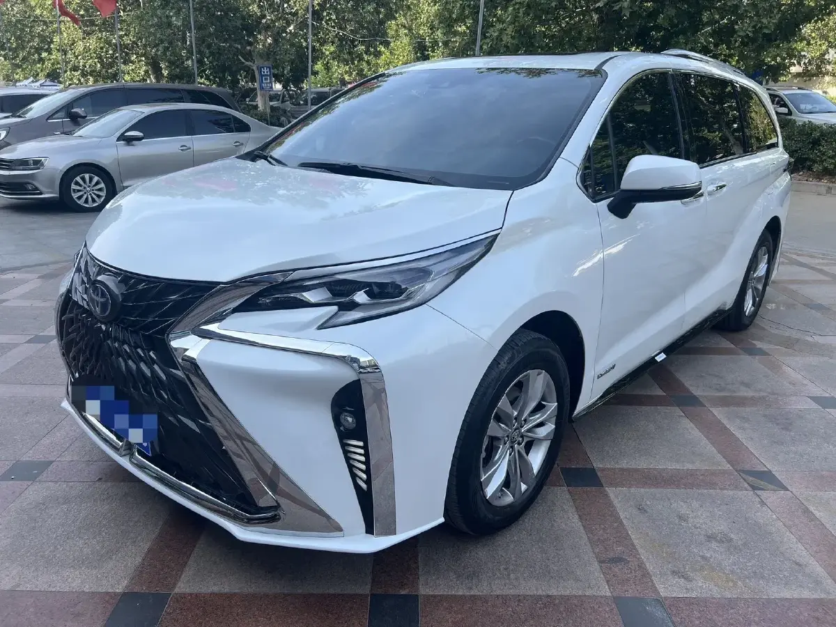 2021 Toyota Sienna 2.5L 192HP L4 E-CVT Hybrid
