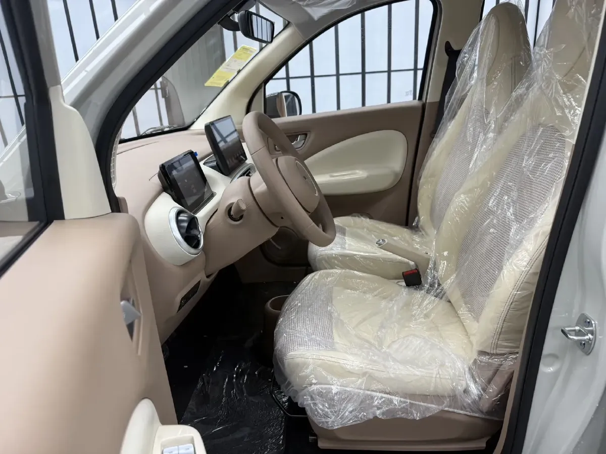 2025 WuLing HongGuang MINI EV BEV 16.2KWH,autocango,china used car exporter,china ev exporter,chinese used car exporter,chinese used ev exporter