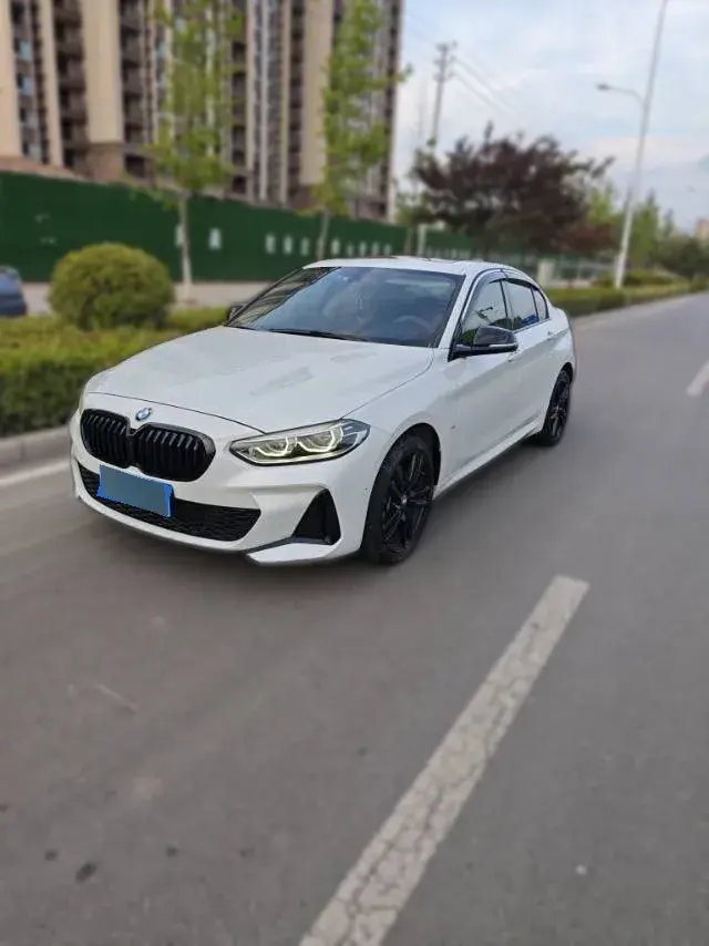 2022 BMW 1 Series 2.0T 192HP L4 7DCT