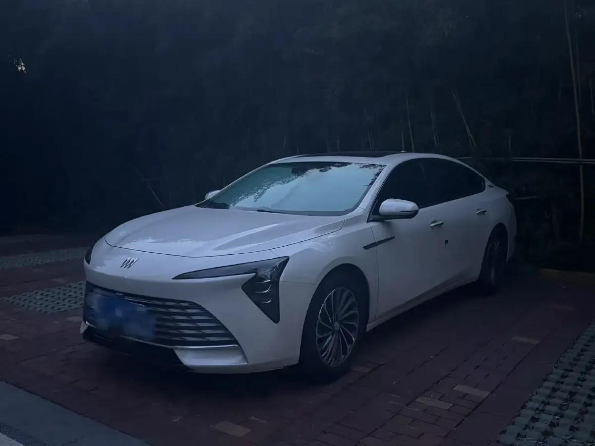 2023 Buick Larcosse 2.0T 237HP L4 9AT