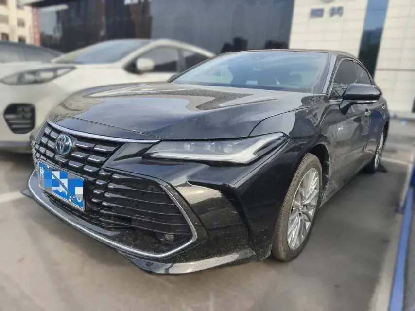 2022 Toyota Avalon 2.5L 178HP L4 E-CVT Hybrid