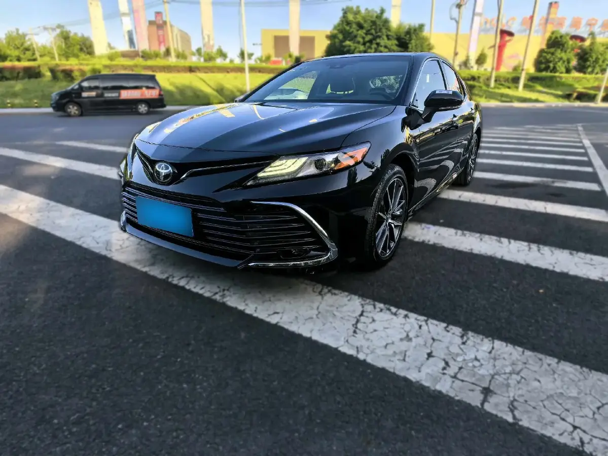 2021 Toyota Camry 2.5L 209HP L4 8AT