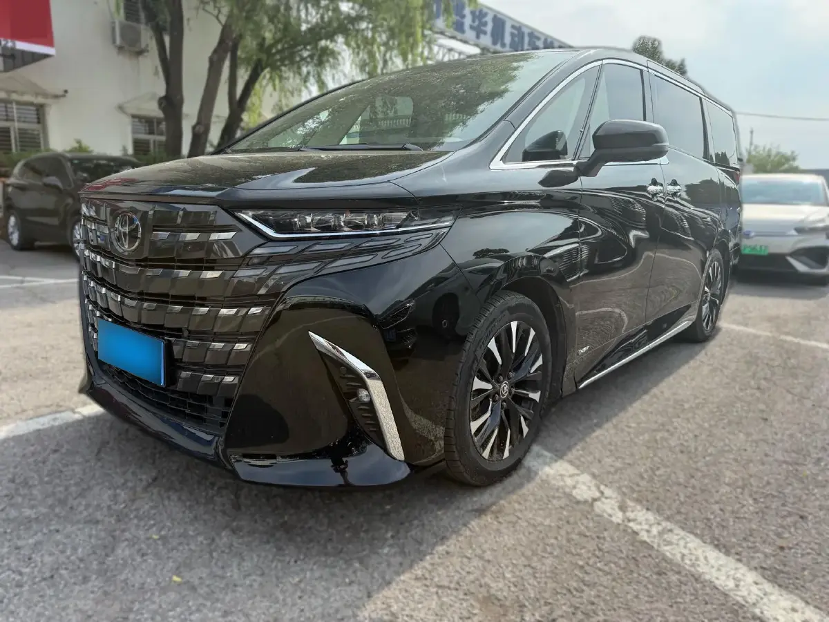 2024 Toyota Alphard 2.5L 190HP L4 E-CVT Hybrid