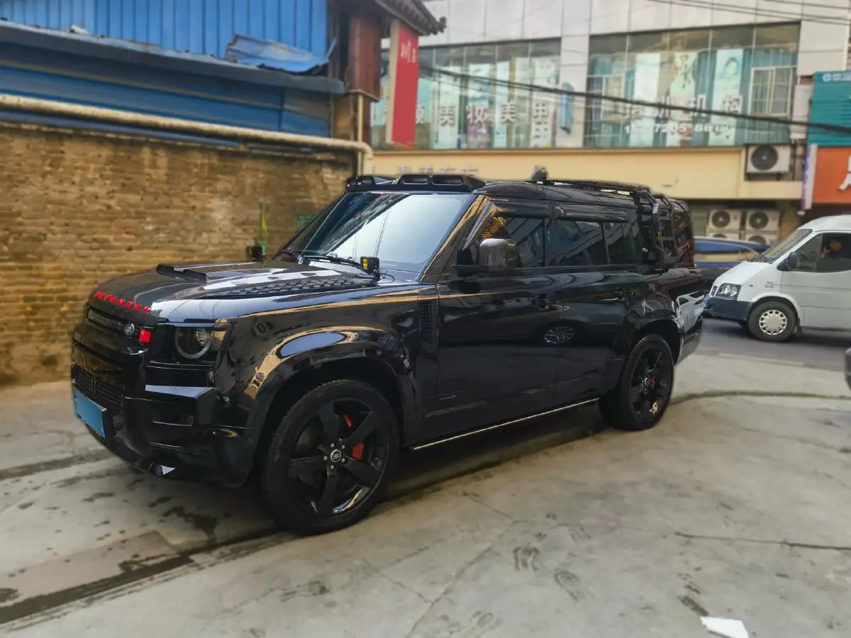 2023 Land Rover Defender 3.0T 400HP L6 8AT