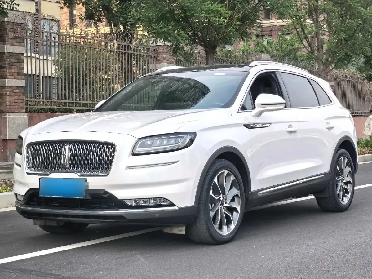 2021 Lincoln Nautilus 2.0T 245HP L4 8AT