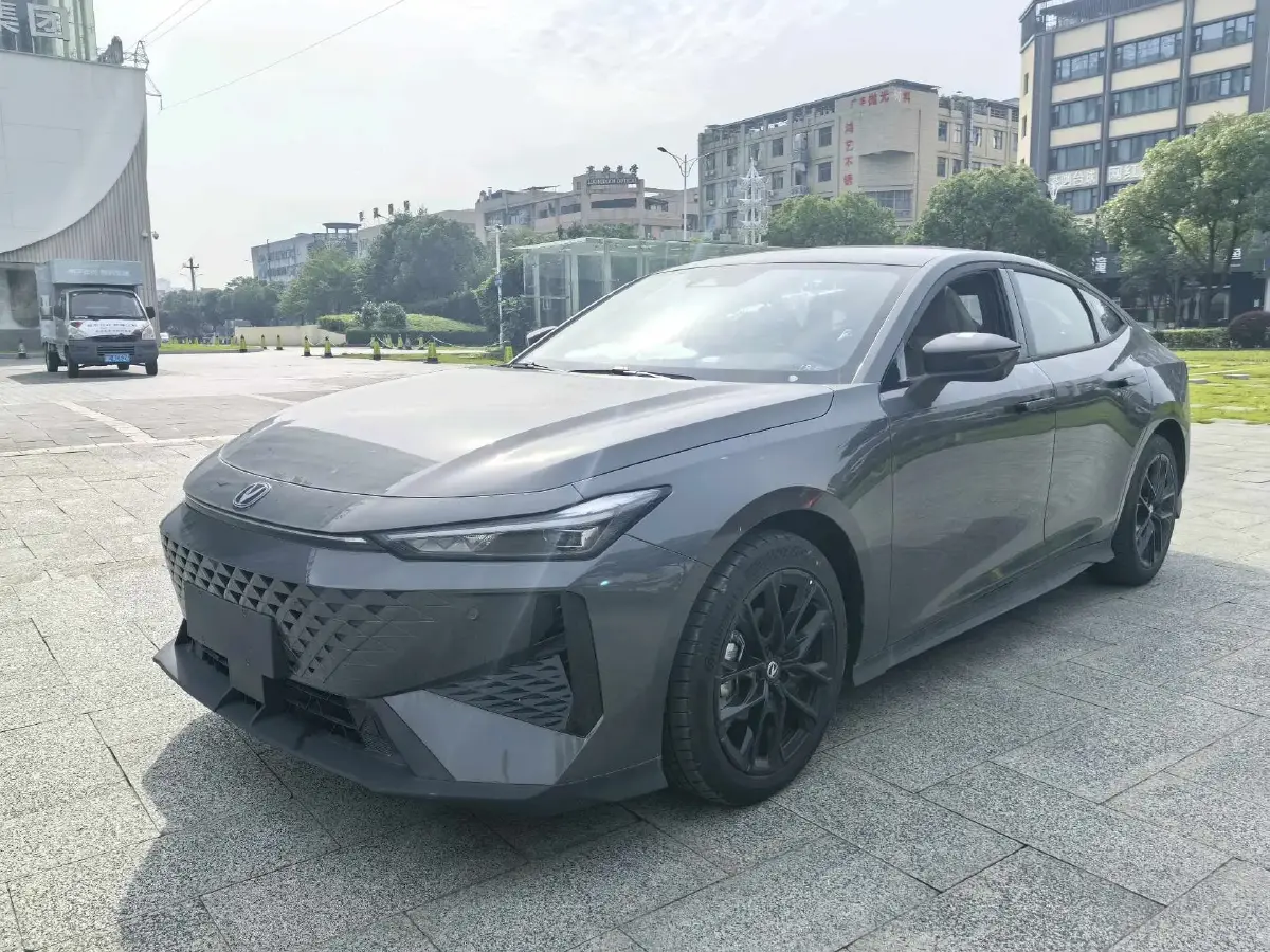 2024 ChangAn UNI-V 1.5T 188HP L4 7DCT