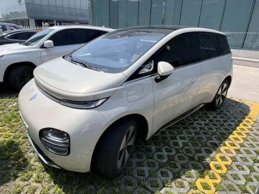 2023 BaoJun Cloud BEV 50.6KWH