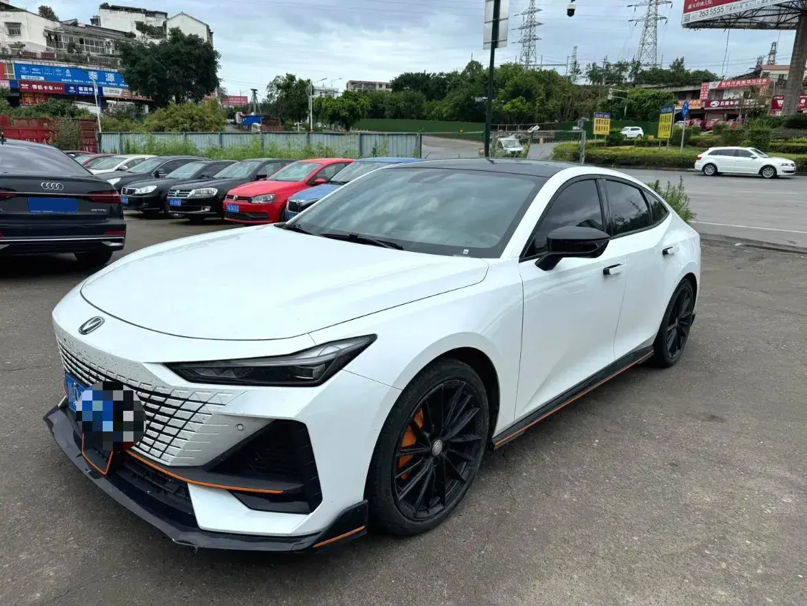 2022 ChangAn UNI-V 1.5T 188HP L4 7DCT